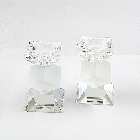 פמוט קוביה חלבי