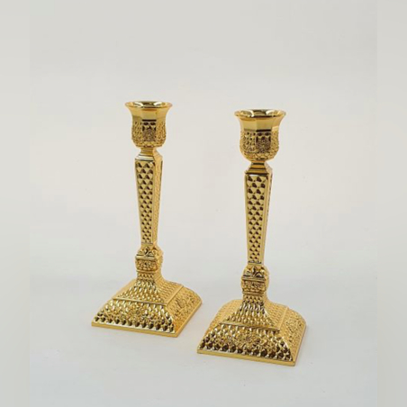 פמוט מעיין זהב