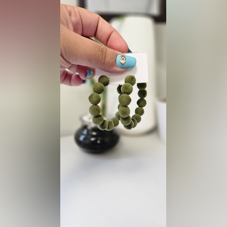 עגיל כדור ירוק