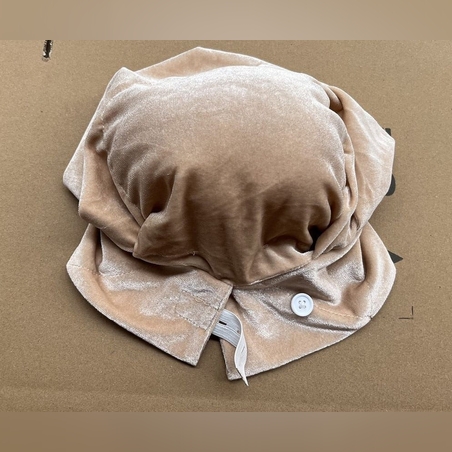 בובו נמוך קטיפה שמנת