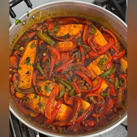 Salmon fillet in Moroccan sauce