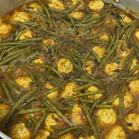 Chicken balls in sauce