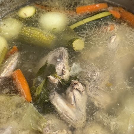 מרק עוף צח + אטריות