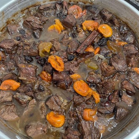 אוסובוקו שריר בטנזיה פירות יבשים