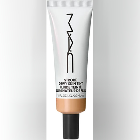 MAC Strobe Dewy Skin Tint – המייק-אפ שמעניק לך עור זוהר מבפנים