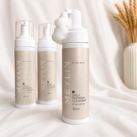 סבון לניקוי יומי לכל סוגי העור- Daily Refresh Cleanser