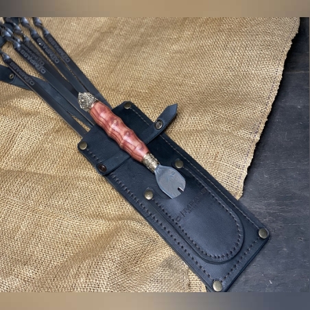 מארז עור שיפודי נירוסטה כולל מזלג להורדת בשר ברונזה