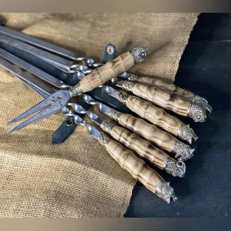 שיפודי נירוסטה יוקרתיים עם ידית ברונזה – מארז עור פרימיום!