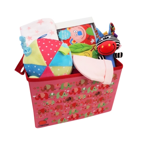 49# - ילדה של אבא : מתנה לתינוקת המתוקה בקופסת בד לצעצועים המכילה ספר בד, שמיכה, כדור תחושות קטיפתי , בובת מקל מרשרשת וכובע
