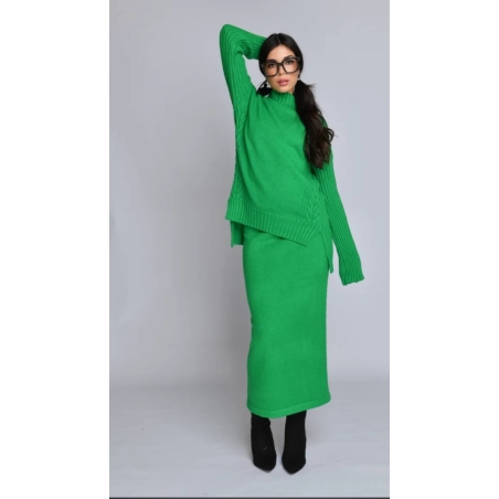 חליפת  חצאית קשמיר ירוקה