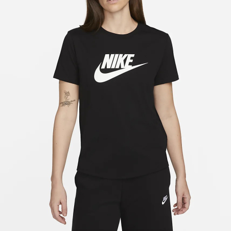 חולצת נייק לנשים | Nike Essentials Logo T-Shirt