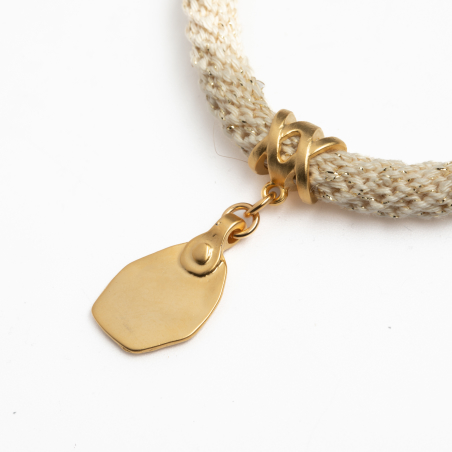 Cream necklace eith pendant | Adi