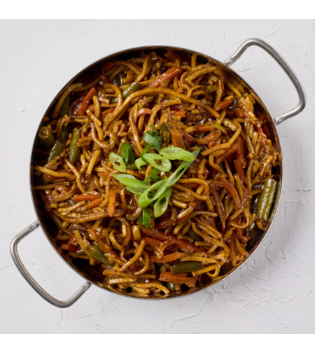 נודלס מוקפץ עם ירקות