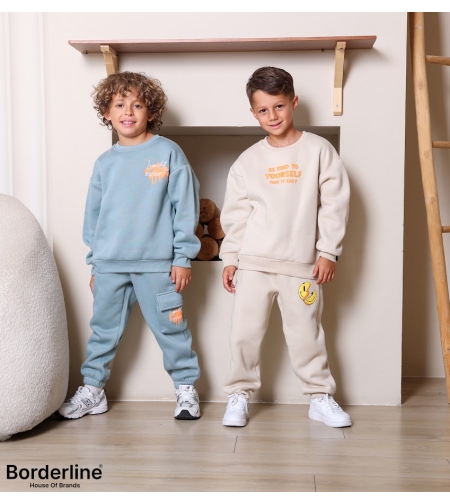 חליפה פוטר מדוגמת 2-8 בנים (תכלת/אופוויט/כחול/אפור)