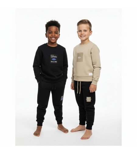 חליפה פוטר מדוגמת UMBRO בנים 2-8 (שחור/אופוויט)