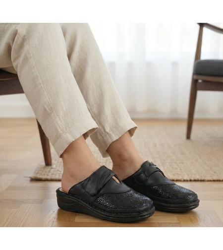 Softflex כפכף אורטופדי עם מדרס נשלף שחור 202323