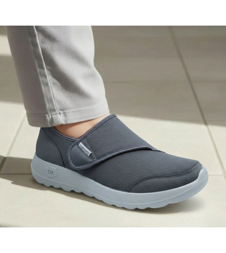 Glove סניקרס לרגליים רחבות ונפוחות לגברים דגם 2025