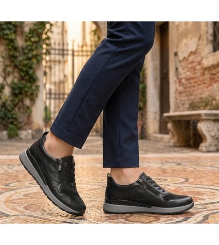 CAPRICE נעל סניקרס לנשים דגם FRANZI 23760 שחור