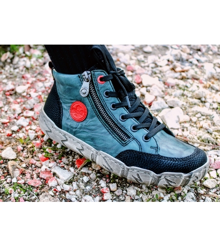 Rieker - קלילה, יציבה, ונעימה מהצעד הראשון