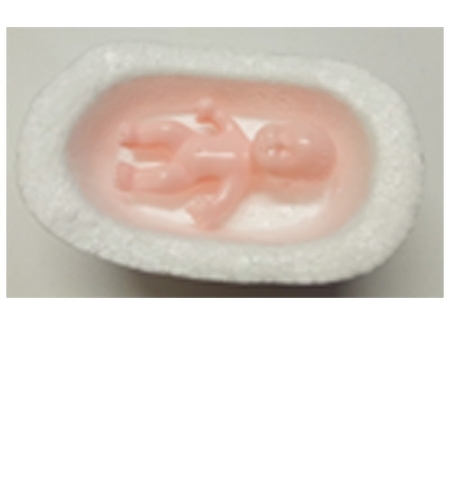 משה בתיבה (בובה + תיבת קלקר)