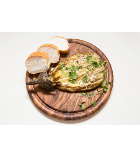 חציל בלאדי עם קונפי שום ועגבנייה