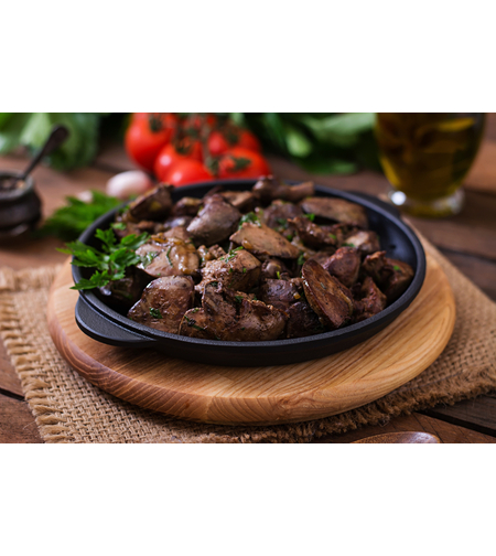 כבדי עוף עם בצל מקורמל ופטריות