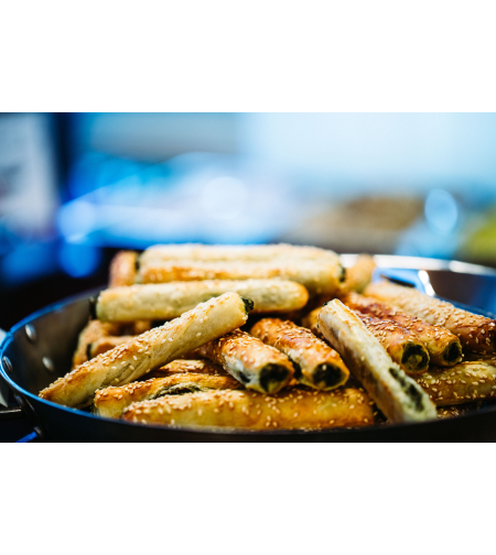 אצבעות פילו במילוי עלי תרד 6 יח