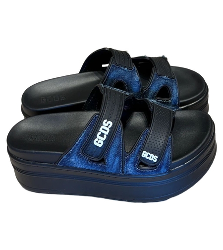 GCDS שחור עם שילוב גינס