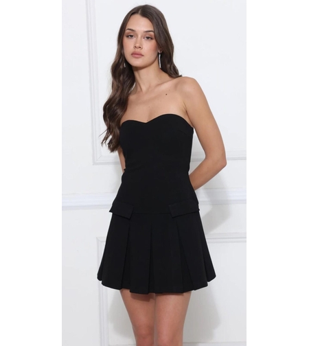 שמלה מיני סטרפלס קפלים