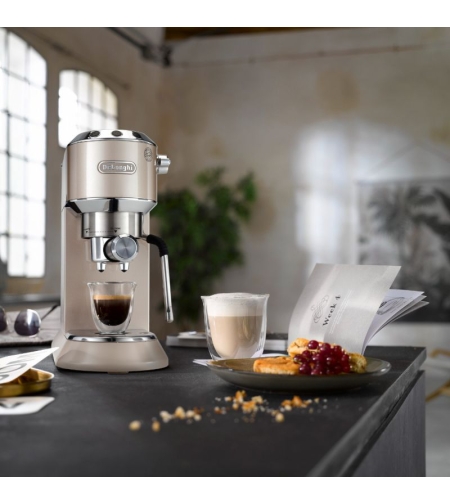 מכונת קפה אספרסו ידנית DeLonghi דגם EC885GB