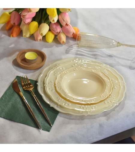 עיצוב שולחן קרם