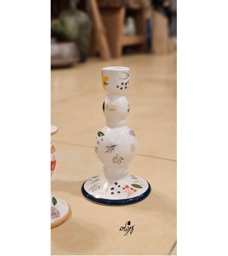זוג גבוה פמוטי קרמיקה מעוטרים