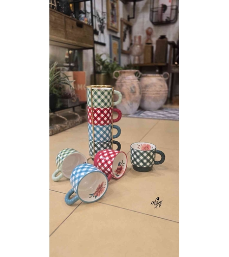 סט רביעיית כוסות קפה מנוקד