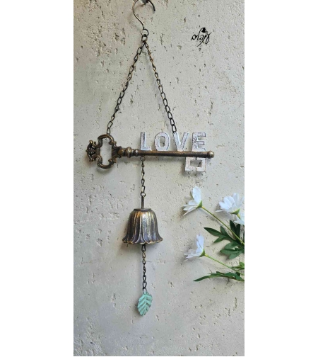 שרשרת קיר love