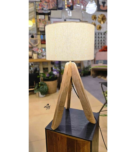 מנורת שולחן רגלי עץ