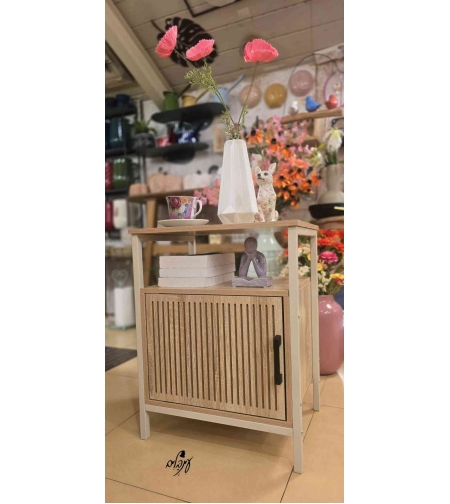 ארונית צד מעוצבת פסים לבנה