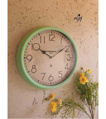 שעון קיר עגול ירקרק