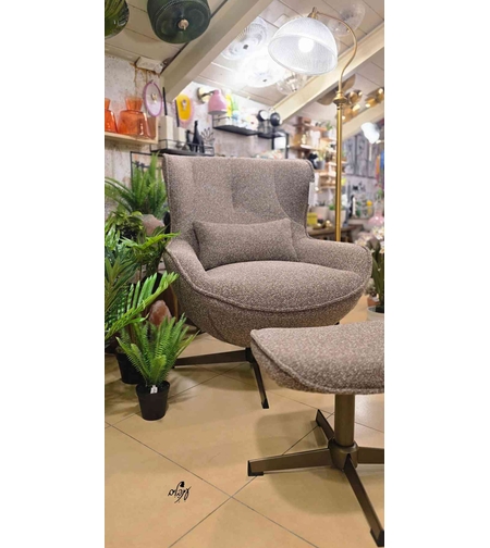 כורסת בנקר והדום