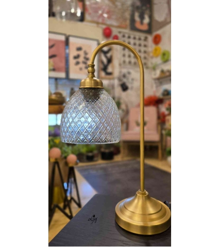 מנורת גולי זכוכית מעויינת