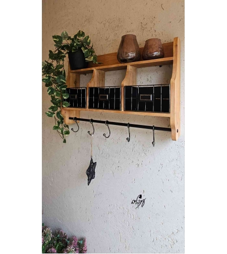 מדף עם סלסילות ברזל