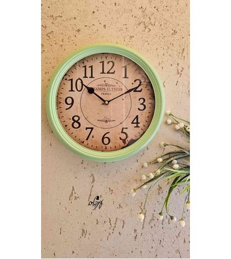 שעון עגול ירקרק