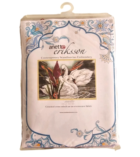 ערכת רקמה ברבורים על המים Anette Eriksson Swans