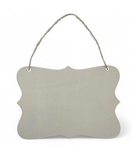 שלט עץ דקורטיבי לתלייה לצביעה ויצירה – דגם מעוצב עם חוט תלייה (17×12 ס