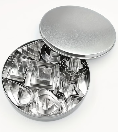 סט 24 חותכני נירוסטה ליצירה ואפייה – מגוון צורות וגדלים