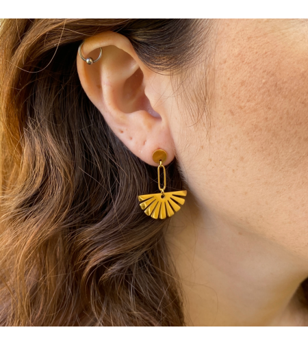 Golden fan earrings