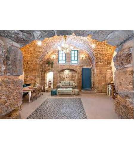 מבנה עתיק המשמש כבית מלון למכירה - מחיר 37,000,000