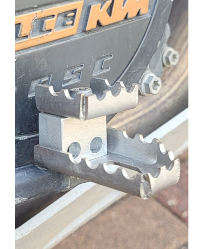 רגלית בלם מדורגת ל KTM ADVENTURE