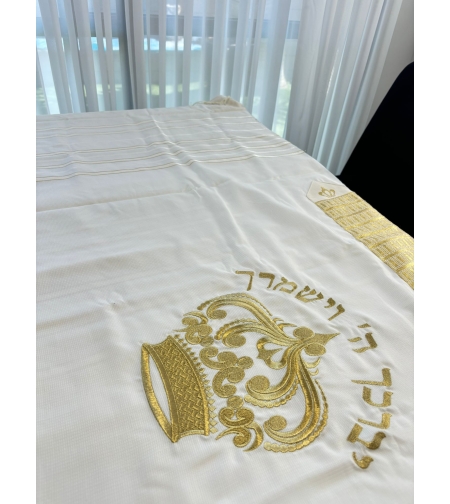 טלית חתנים אקרילן מהודרת  פסים כסף לא מחליקה עם רקמת כתר בזהב בגב הטלית 612