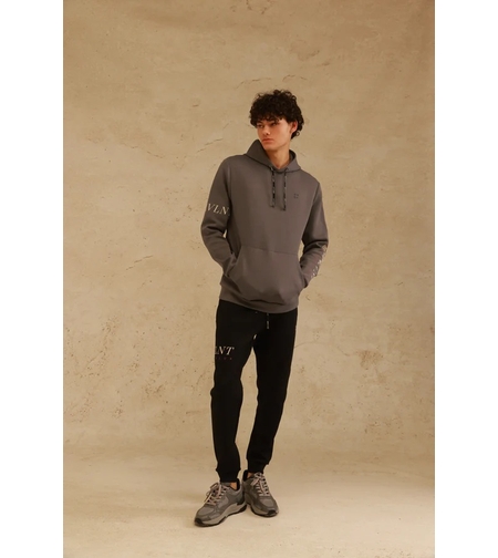 EMPORIO VALENTINI  -  חליפת טרנינג בצבע אפור־שחור עם הדפסי לוגו