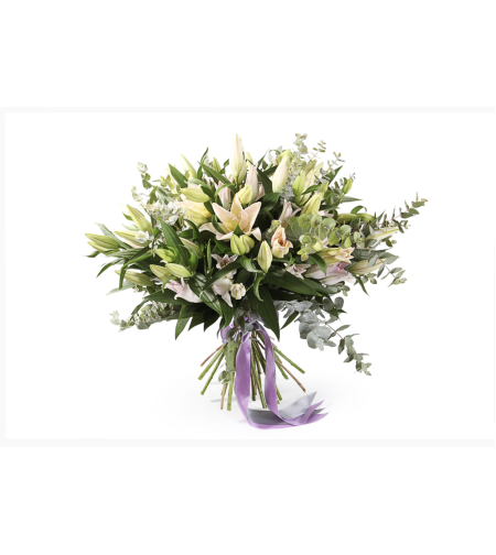 Bouquet of white lilies 